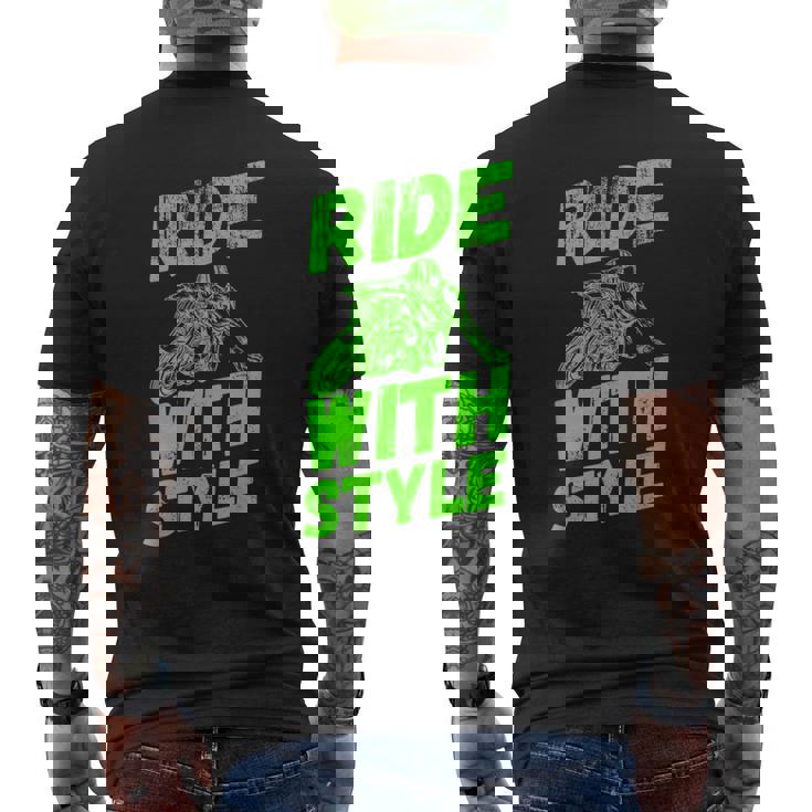 オートバイファンのためのスタイルヴィンテージ引用で乗る メンズTシャツ バックプリント