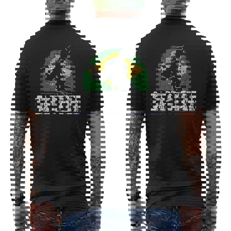 カポエイラ トレーニング ブラジル人 武道 趣味 カポエイラ メンズTシャツ バックプリント