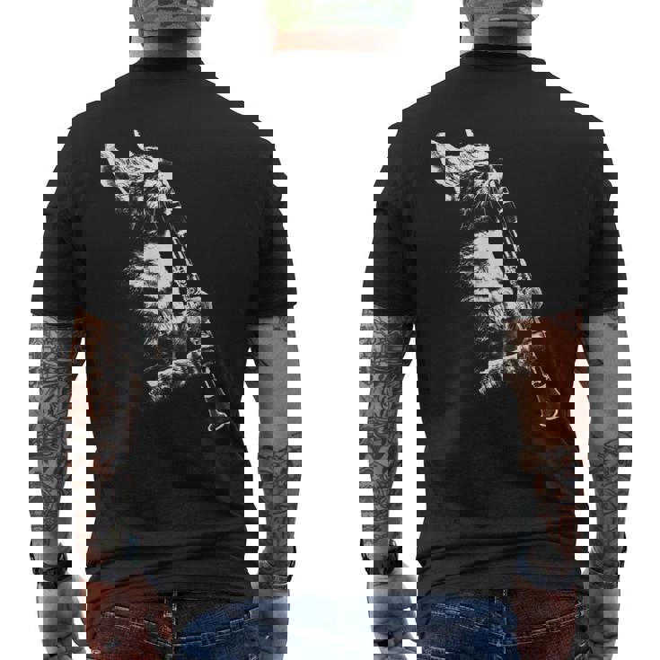 クラリネットを弾く猫 面白い猫ミュージシャン クラリネット教師 メンズTシャツ バックプリント