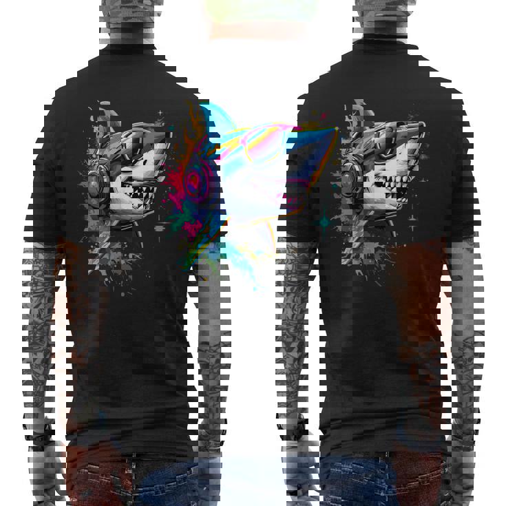 サメのモチーフ サメ タイガーシャーク オグロメジロザメ ホオジロザメ メンズTシャツ バックプリント
