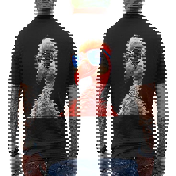 サングラスをかけたフラミンゴ フラミンゴが大好き かわいいフラミンゴ メンズTシャツ バックプリント