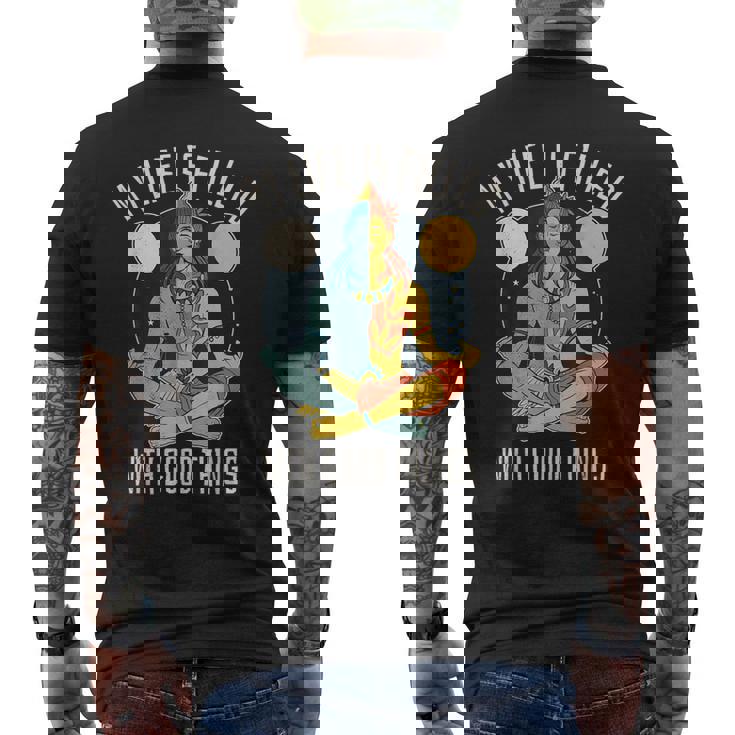 シヴァ。私の人生は良いことでいっぱいです。禅。ヨガ。 メンズTシャツ バックプリント