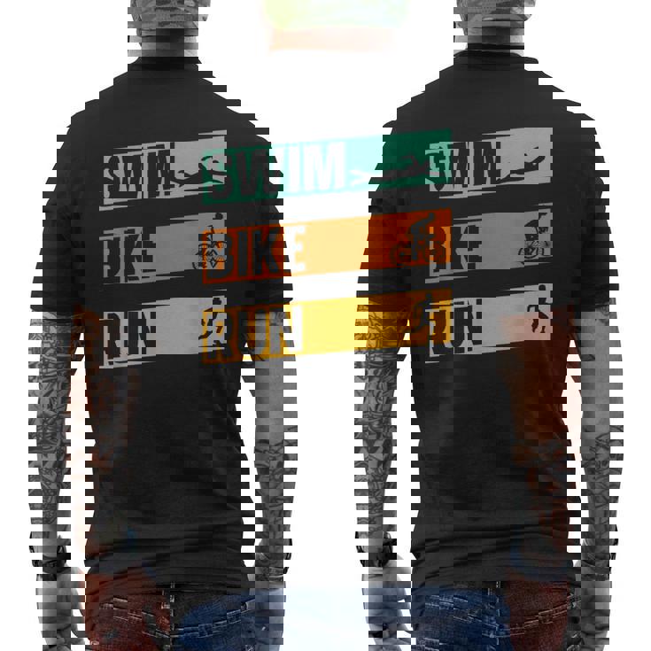 スイム・バイク・ラン トライアスロン選手 アスリート スポーツ トライアスロン メンズTシャツ バックプリント