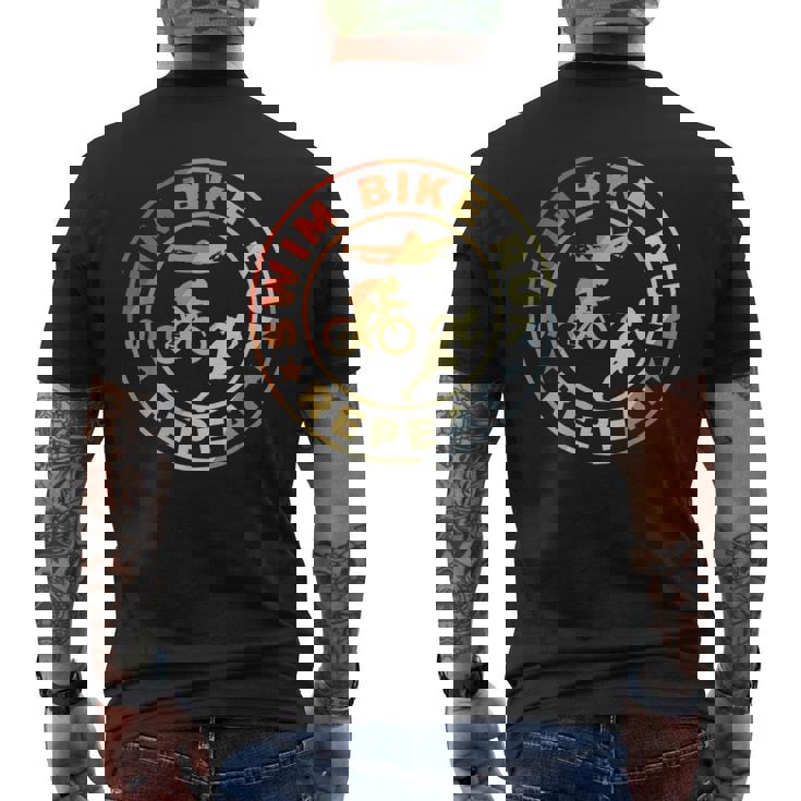 スイム・バイク・ラン・リピート レトロヴィンテージ トライアスリート・トライアスロン用 メンズTシャツ バックプリント