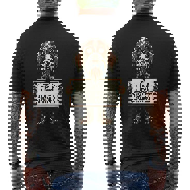 チームクリケット、クリケットの正義、犬好き、ハンティングドッグ メンズTシャツ バックプリント