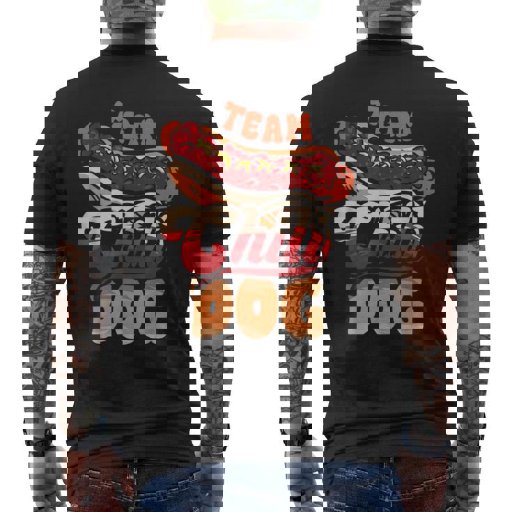 チーム・チリ・ドッグ 面白いチリコンカーン ホットドッグ好きのフードトラック メンズTシャツ バックプリント