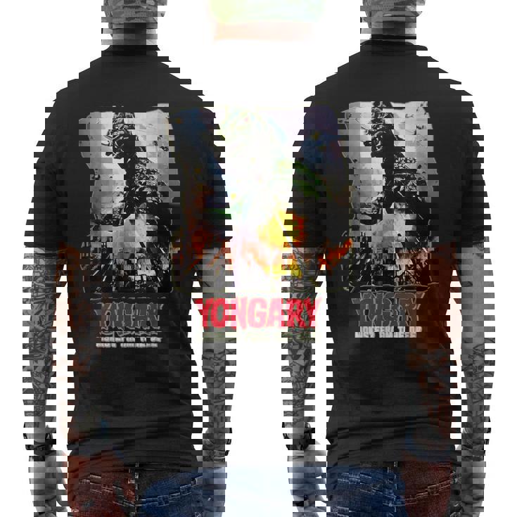 ディープホラーsfからのヨンガリーモンスター メンズTシャツ バックプリント