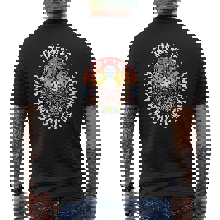 トルコ休暇、テュルキエカッパドキア熱気球フェスティバル メンズTシャツ バックプリント