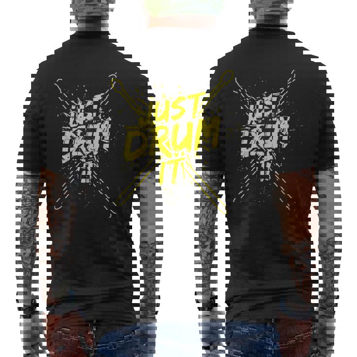 ドラムドラマーのドラマーミュージシャン衣装ドラマー メンズTシャツ バックプリント