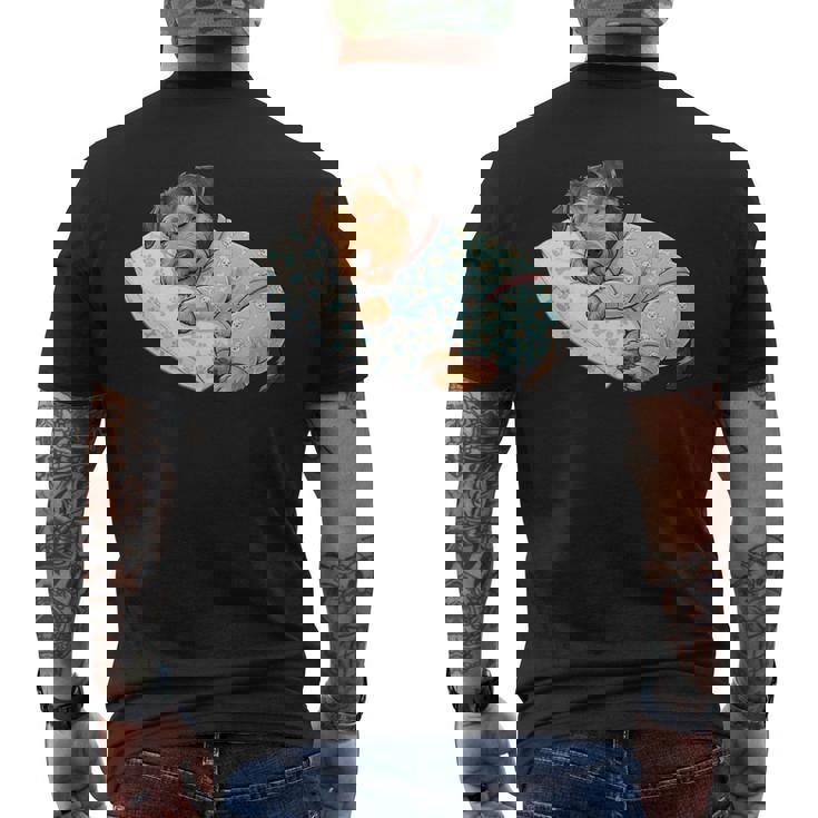 パジャマで寝ているかわいいボストンテリア犬就寝アート 長袖tシャツ メンズTシャツ バックプリント