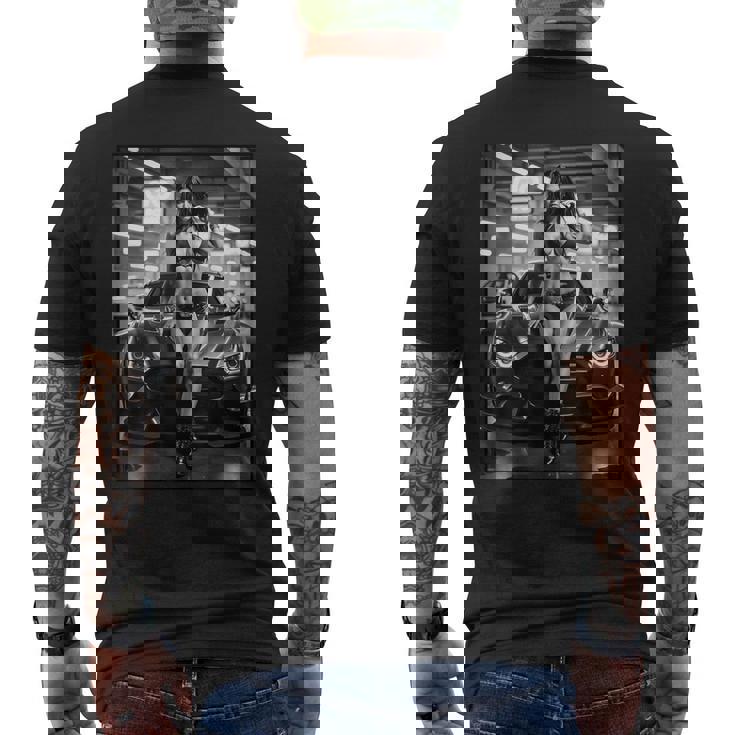 ピンナップガールtシャツ 男性用 巨乳ピンナップガール&カー B&W メンズTシャツ バックプリント