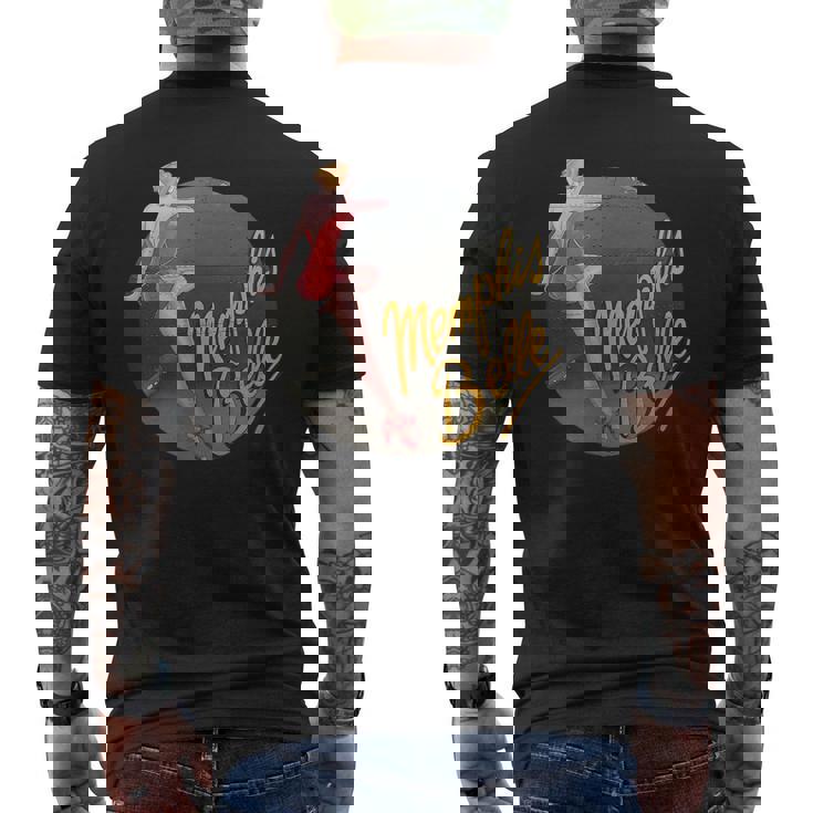 ピンナップガールww2 B-17フライングフォートレスメンフィス・ベル メンズTシャツ バックプリント