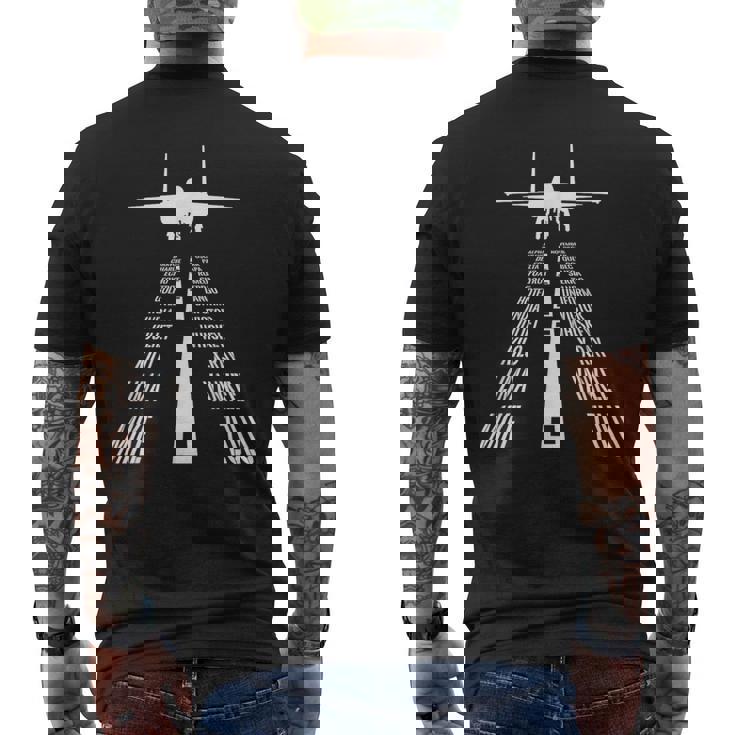 フライング F-15 イーグルパイロットランディング発音アルファベットランウェイ F15 メンズTシャツ バックプリント