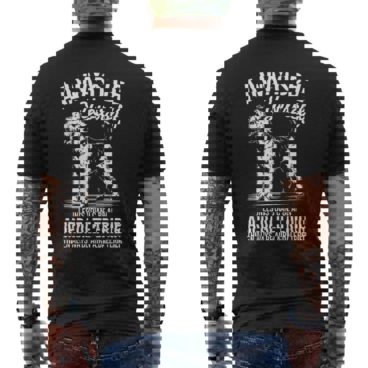 ベイ・アン・エアデール・テリア、ファニー・エアデール・テリア メンズTシャツ バックプリント