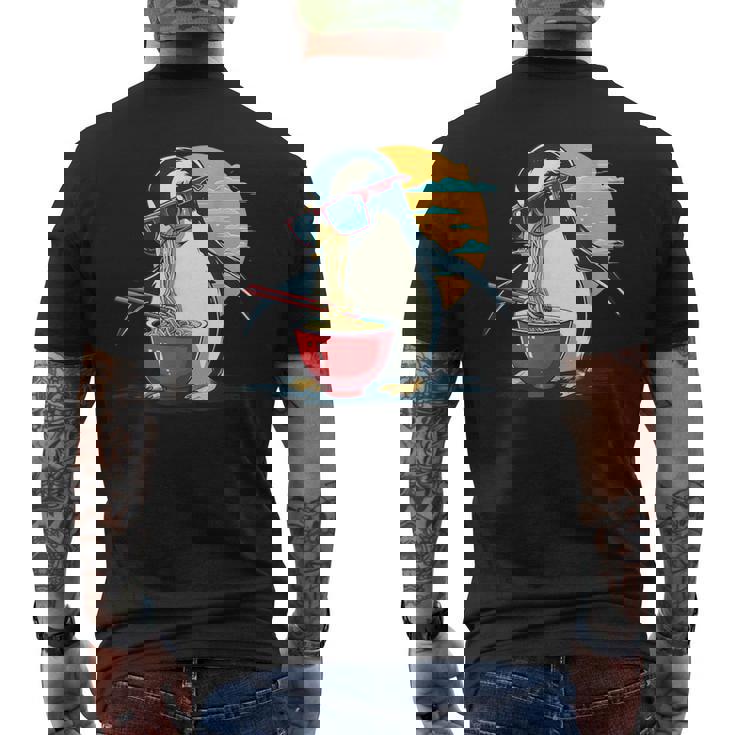 ペンギン食べる ラーメン サングラス アートワーク 和麺 メンズTシャツ バックプリント