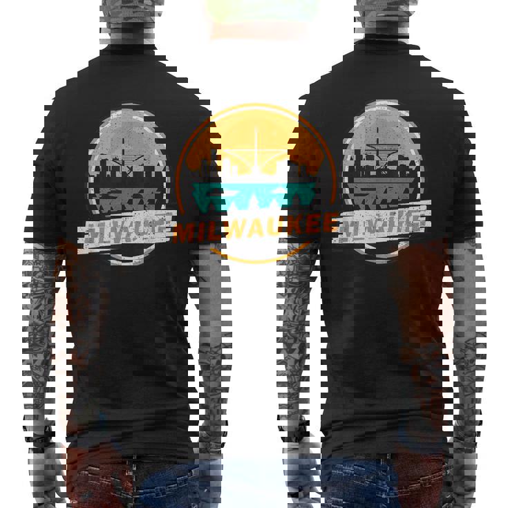 ミルウォーキー スカイライン ランドマーク ミルウォーキー ベイ ヴィンテージ メンズTシャツ バックプリント