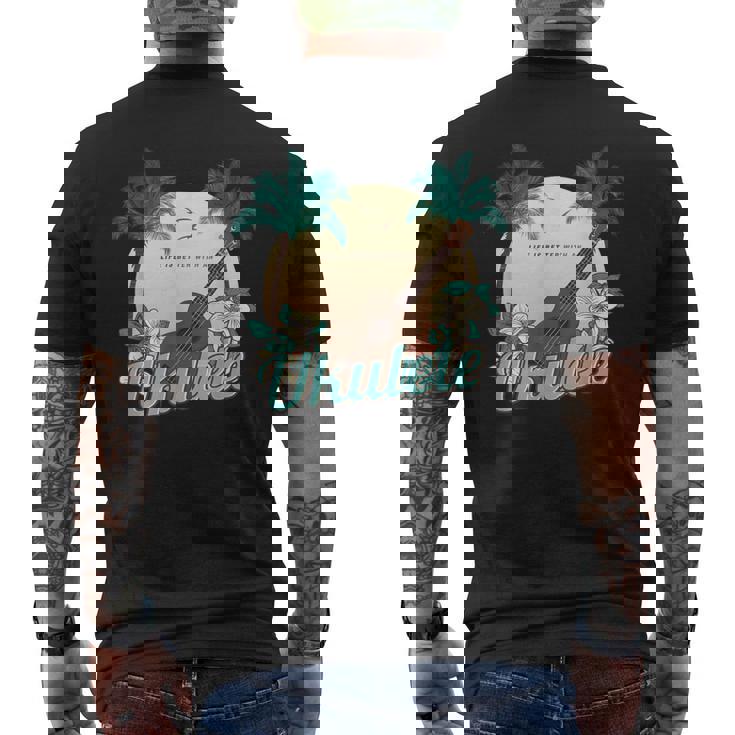 ライフ・イズ・ベター ウクレレで ミュージシャン ハワイ アコースティック ウクレレ メンズTシャツ バックプリント