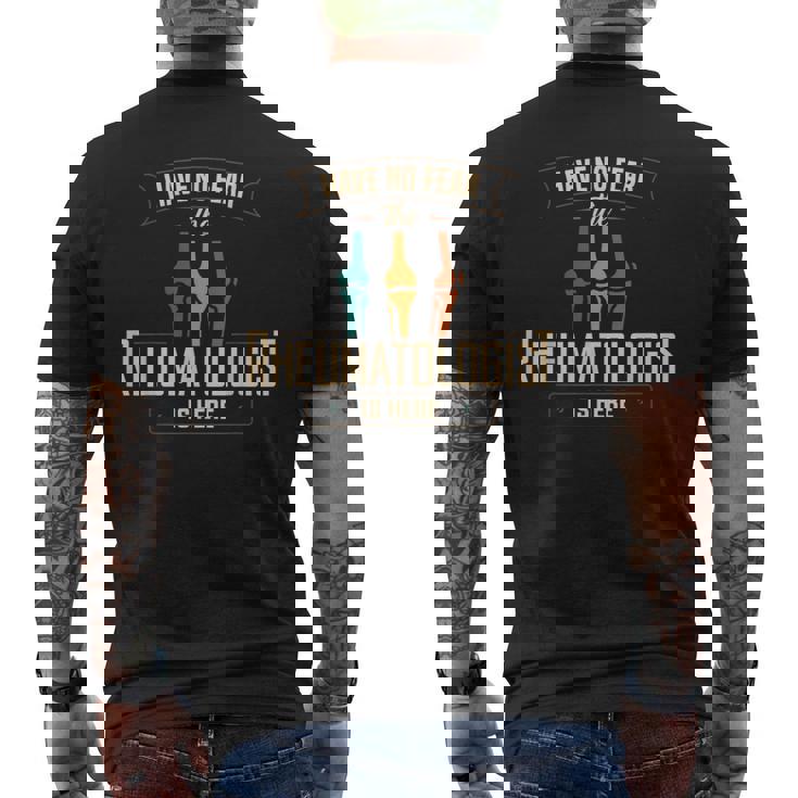 リウマチ学 Have No Fear リウマチ科医 アパレル メンズTシャツ バックプリント