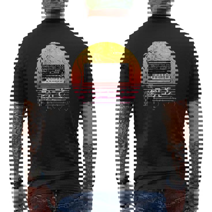 レトロ 80年代 日本風 シンスウェーブ アナログシンセサイザー メンズTシャツ バックプリント