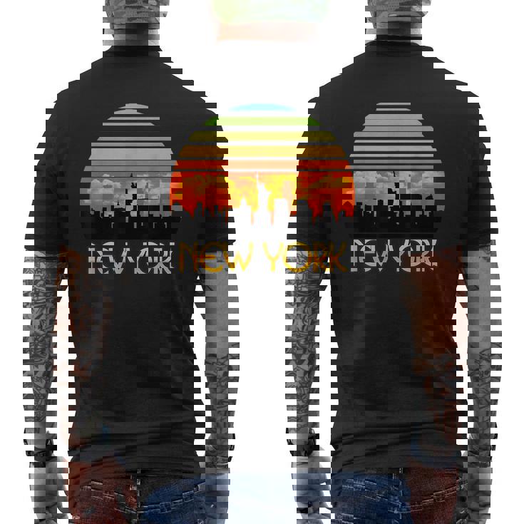 ヴィンテージ レトロ サンセット ダウンタウン ニューヨーク スカイライン メンズTシャツ バックプリント