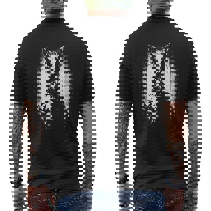 不気味なゴスウサギ、ホラーバニー、奇妙なコアウサギ メンズTシャツ バックプリント