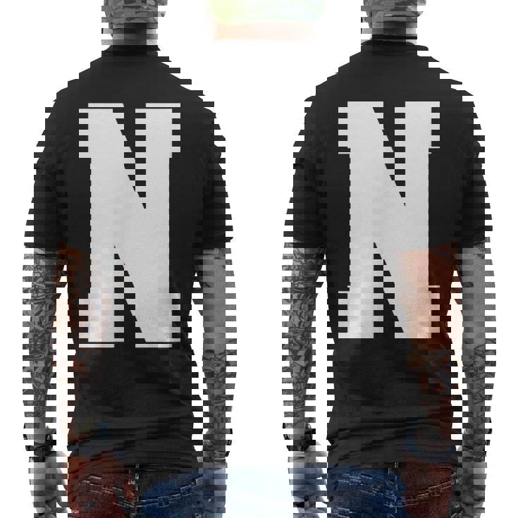 大文字nアルファベットモノグラムイニシャル メンズTシャツ バックプリント