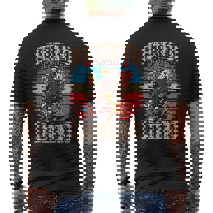 引退したがまだ伝説のイーグルとビールアメリカンスタイル メンズTシャツ バックプリント