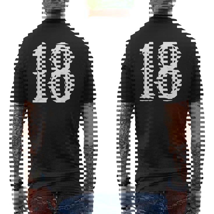 数字 18 インチ 白 大 太字 アメリカ 西部 スタイル フォント メンズTシャツ バックプリント