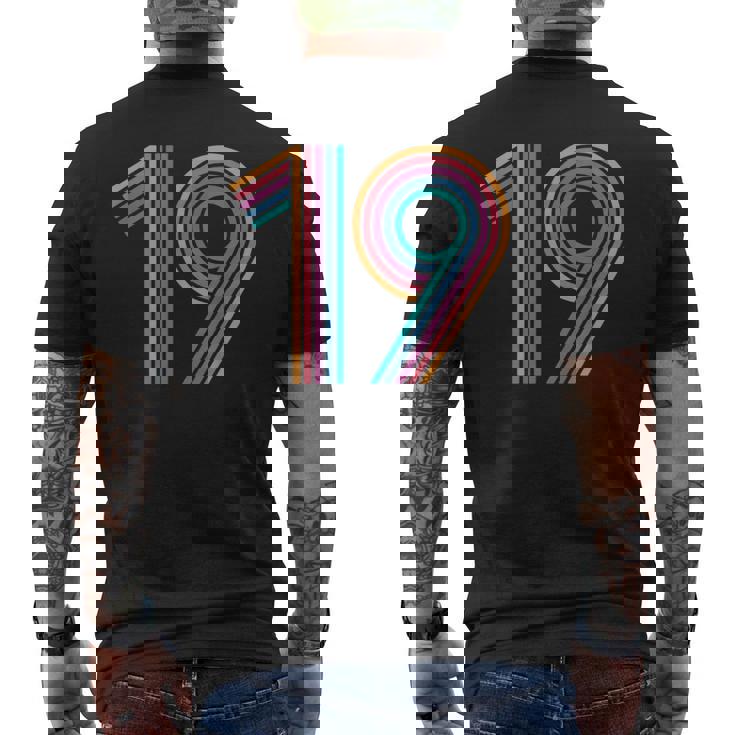 数字 19 19周年記念 19歳の誕生日 メンズTシャツ バックプリント
