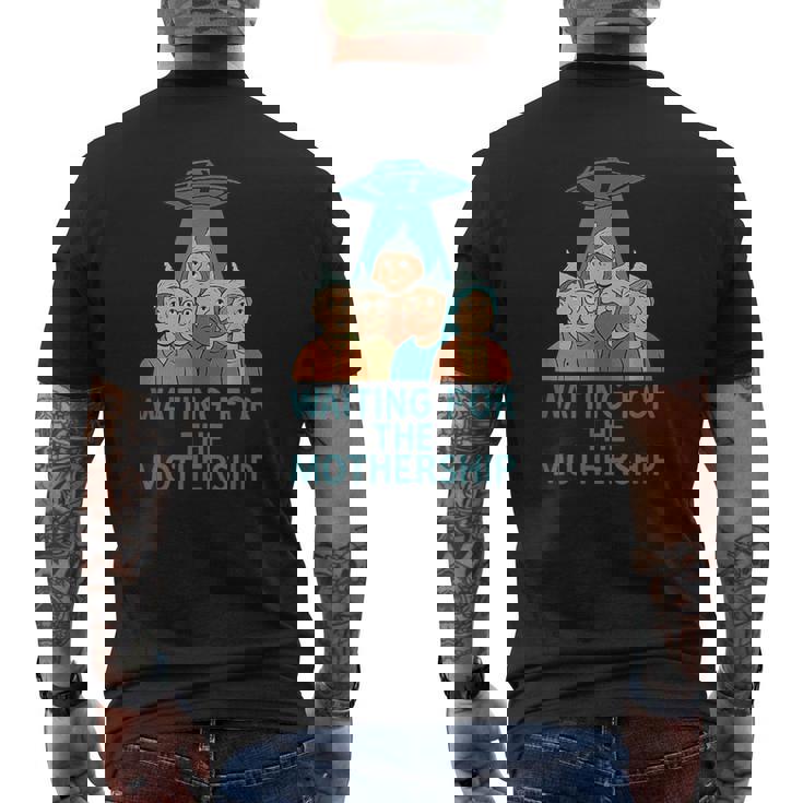 母艦を待つufo エイリアン陰謀論 メンズTシャツ バックプリント