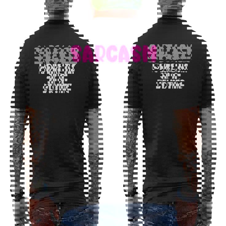 皮肉、何にでもクソをまき散らす面白いユーモア メンズTシャツ バックプリント