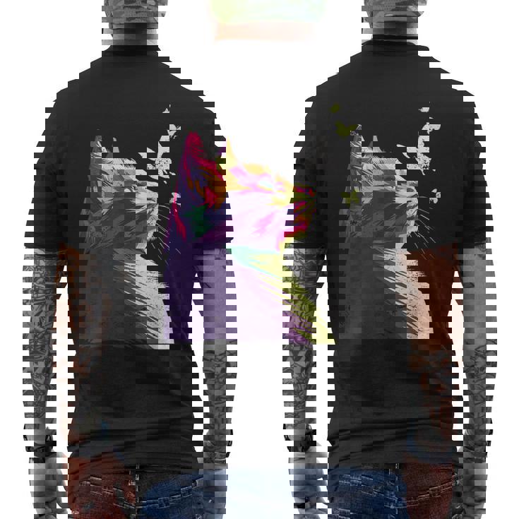 蝶と美しいカラフルな猫、パープル メンズTシャツ バックプリント