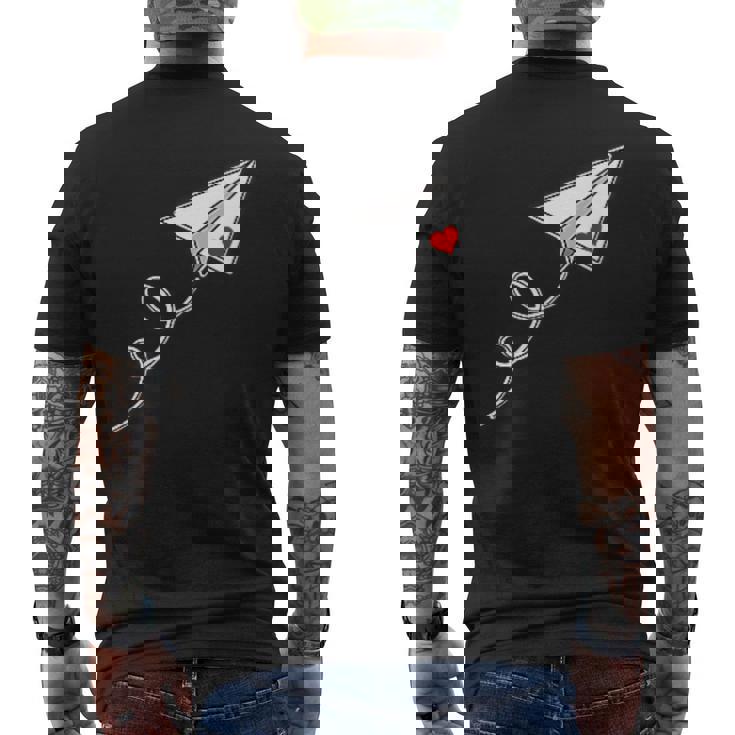 赤いハートの紙飛行機、紙飛行機のメッセージ メンズTシャツ バックプリント