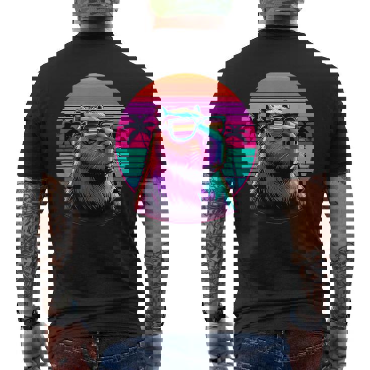 面白いカピバラ ヴィンテージ げっ歯類 レトロ ヴェイパーウェーブ 美的ゴス メンズTシャツ バックプリント