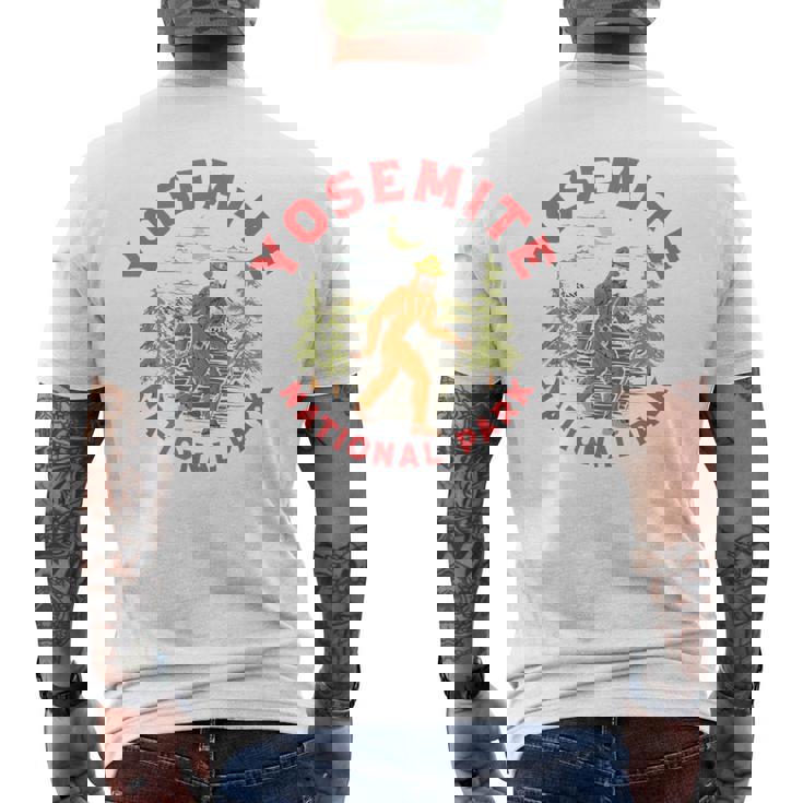Yosemite National Park Ranger Bigfoot 80Sasquatch メンズTシャツ バックプリント