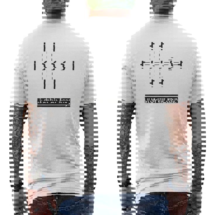 アルコールはソリューション 化学成分エタノール メンズTシャツ バックプリント