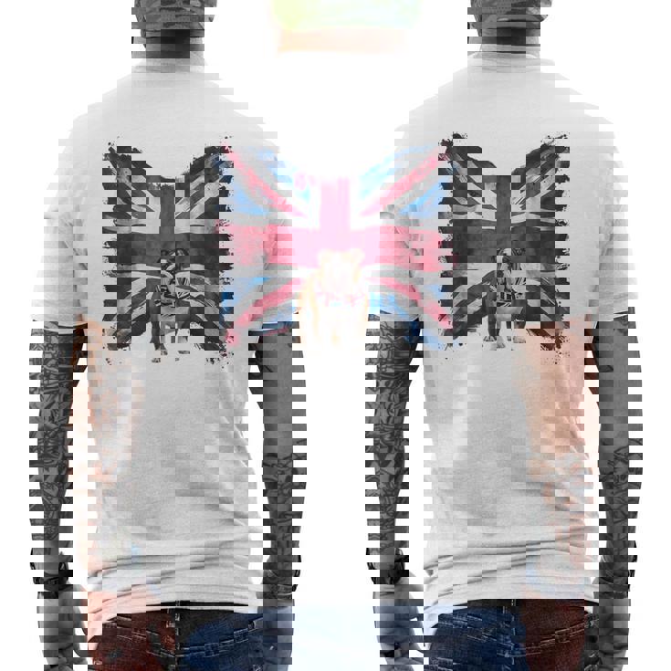 ユニオンジャックバンダナをかぶったブリティッシュブルドッグ、かわいい英国国旗。 メンズTシャツ バックプリント