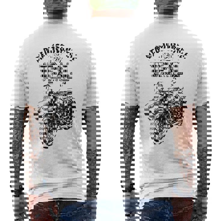 レトロモーターサイクルウラルtシャツ-ヴィンテージサイドカーモーターバイク メンズTシャツ バックプリント