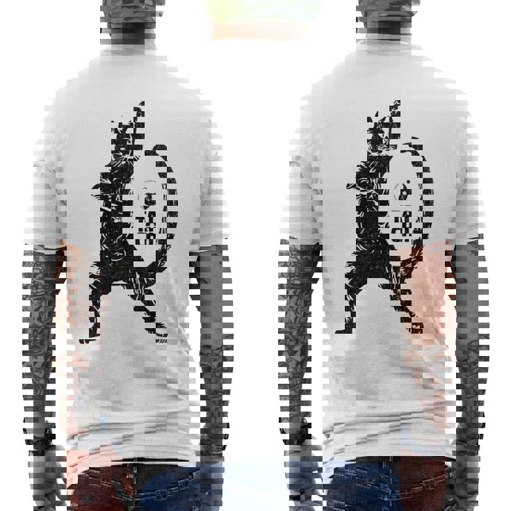 太極拳の練習をしている陽気な猫 陰陽 長袖tシャツ メンズTシャツ バックプリント