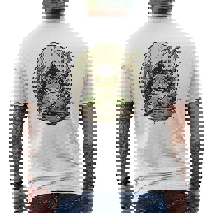 日本の不機嫌なカエル浮世絵 アニメ 日本アート メンズTシャツ バックプリント