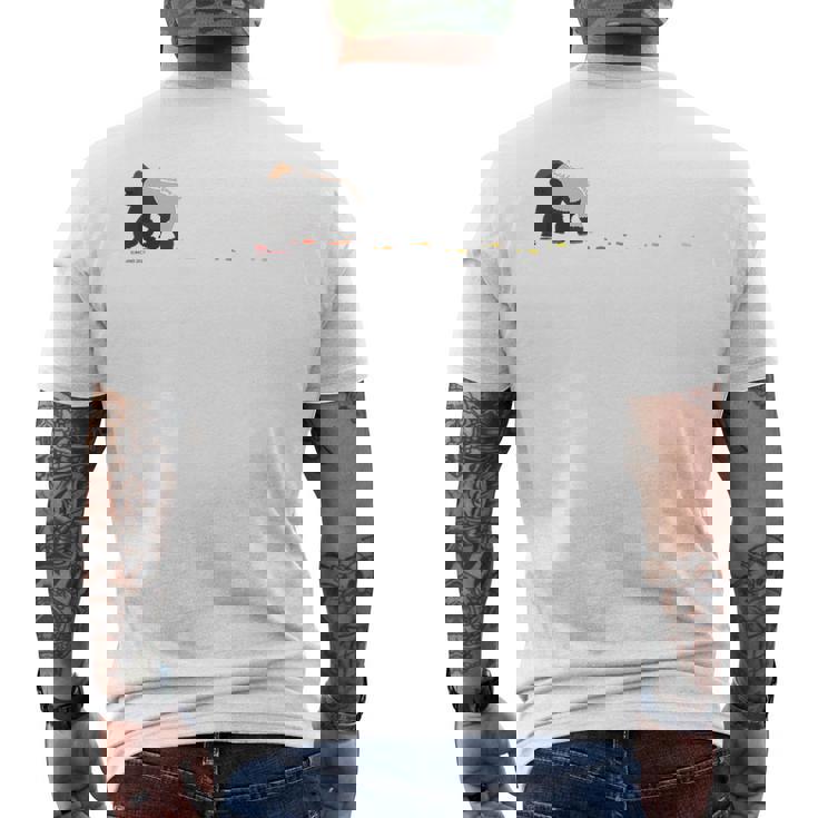 歩くゴリラ メンズTシャツ バックプリント