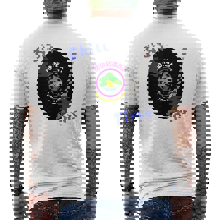 盆栽×レコード 静かに過ごすチル時間デザイン メンズTシャツ バックプリント