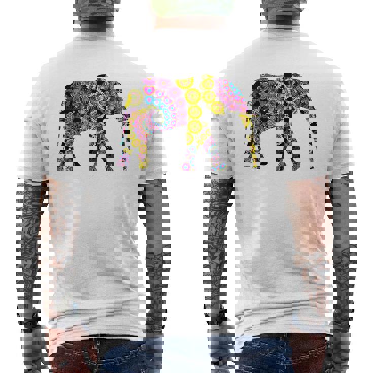 象のシルエット、かわいいボヘミアンデザイン。 メンズTシャツ バックプリント