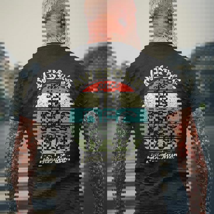 1934年12月14日 90歳の誕生日 90歳 2024年 誕生日 メンズTシャツ バックプリント 高齢者への贈り物