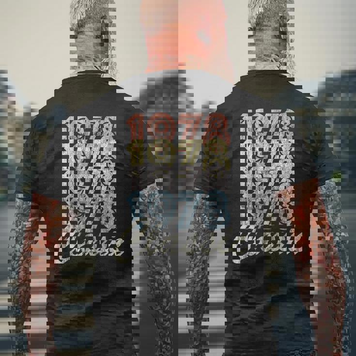 1978年 クラシック ヴィンテージ レトロ スタイル Born In 1978 メンズTシャツ バックプリント 高齢者への贈り物