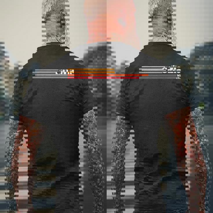 1980年代ヴィンテージグラフィックスタイルキャデラックミシガン。 メンズTシャツ バックプリント 高齢者への贈り物