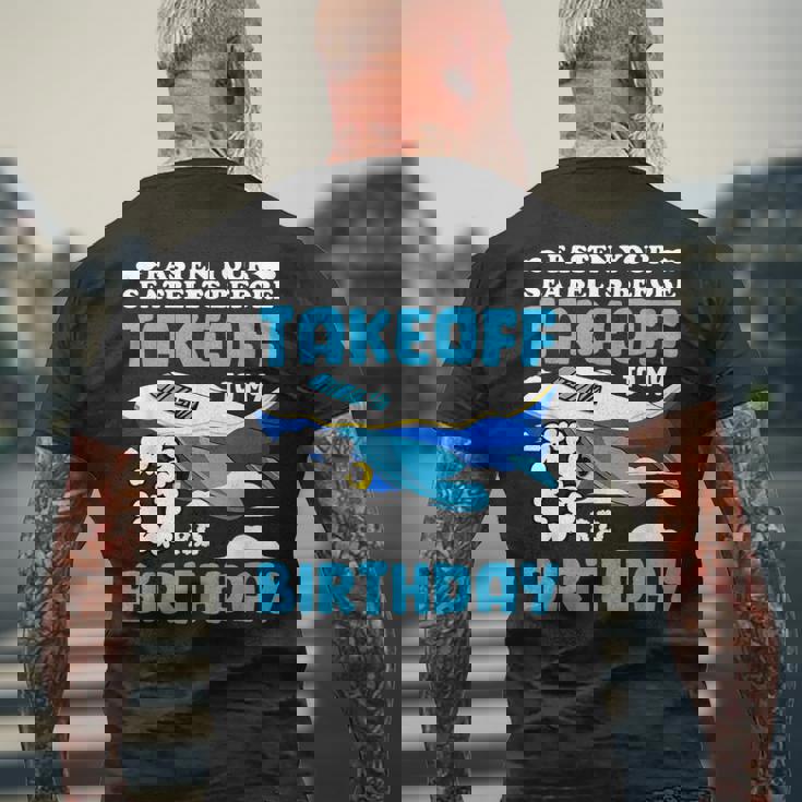 3歳の誕生日飛行機 パイロット固定シートベルト離陸飛行機 メンズTシャツ バックプリント 高齢者への贈り物