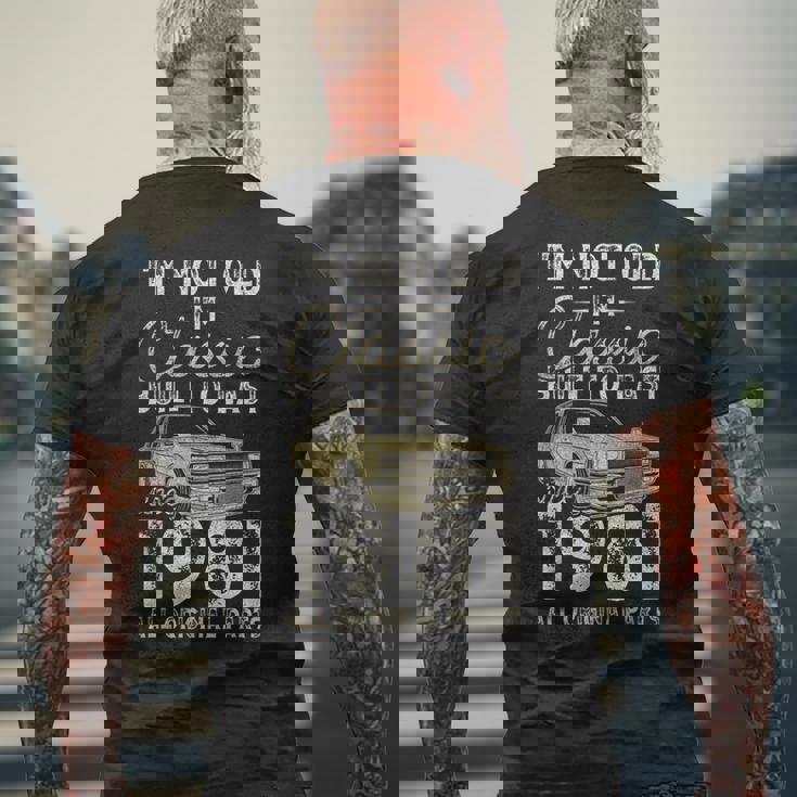 45 歳の誕生日、1981 年以来、クラシックカー、45 歳 メンズTシャツ バックプリント 高齢者への贈り物