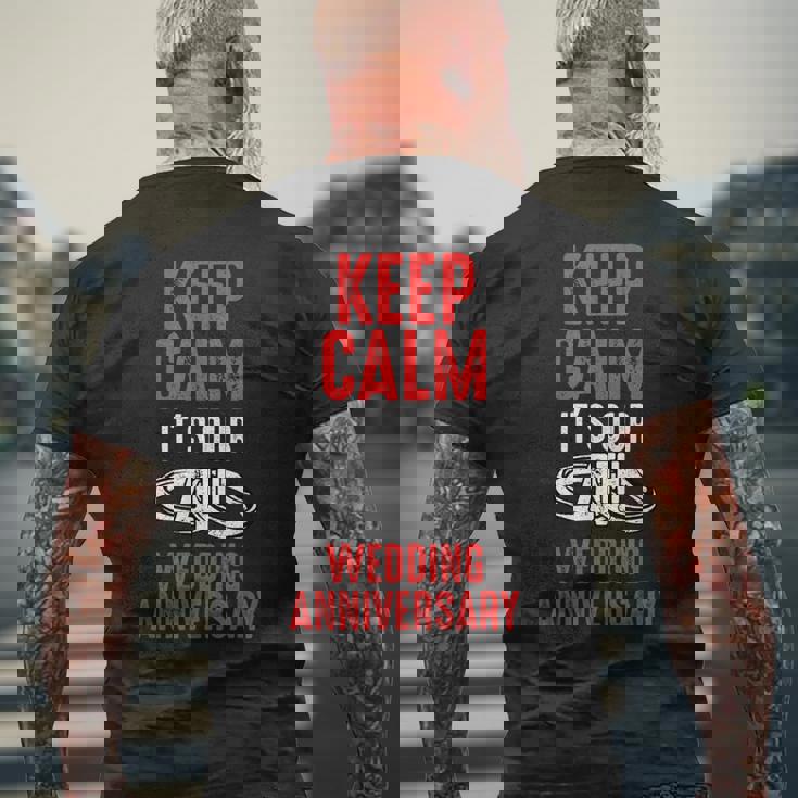 4年目の結婚記念日 夫 妻 カップル 結婚 メンズTシャツ バックプリント 高齢者への贈り物