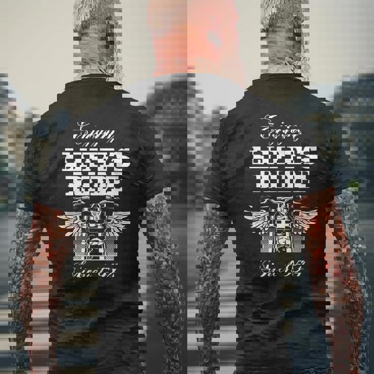 70歳 モーターサイクリスト モーターサイクル ライダー 1954 70歳の誕生日 メンズTシャツ バックプリント 高齢者への贈り物